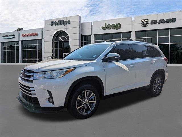 used 2019 Toyota Highlander car, priced at $17,999