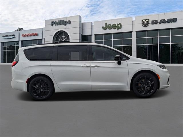 new 2024 Chrysler Pacifica car, priced at $44,845