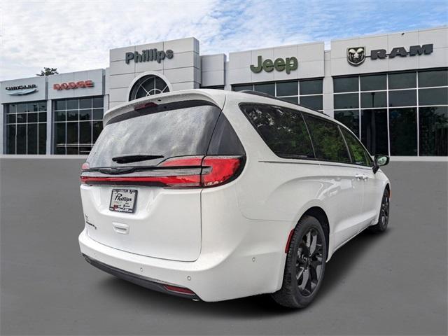 new 2024 Chrysler Pacifica car, priced at $44,845