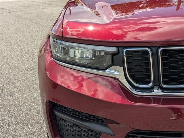 new 2025 Jeep Grand Cherokee car, priced at $39,920