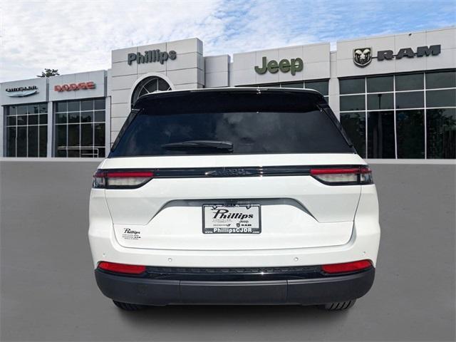 new 2025 Jeep Grand Cherokee car, priced at $45,580