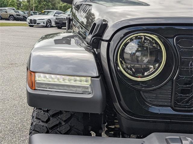 new 2025 Jeep Gladiator car, priced at $51,580