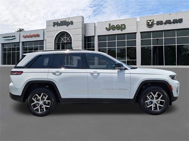 new 2025 Jeep Grand Cherokee car, priced at $53,335