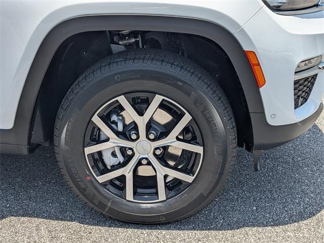 new 2025 Jeep Grand Cherokee car, priced at $53,335