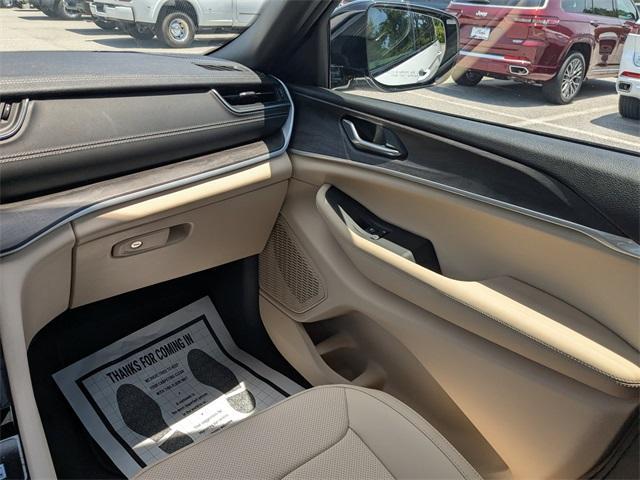 new 2025 Jeep Grand Cherokee car, priced at $53,335