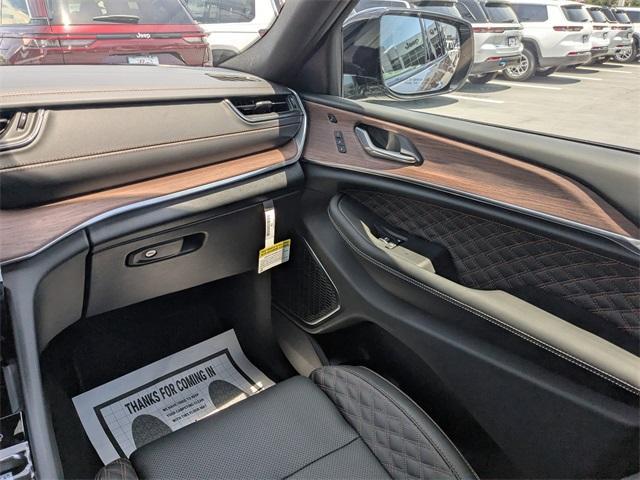 new 2025 Jeep Grand Cherokee car, priced at $64,580