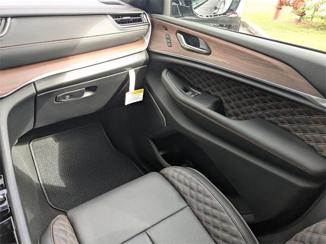 new 2025 Jeep Grand Cherokee car, priced at $59,587