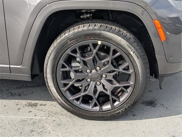 new 2025 Jeep Grand Cherokee car, priced at $59,587