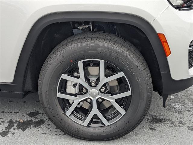new 2025 Jeep Grand Cherokee car, priced at $45,895