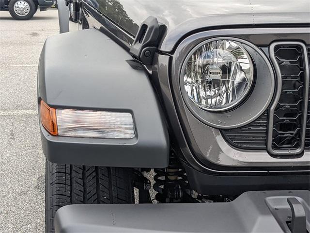 new 2025 Jeep Gladiator car, priced at $43,110