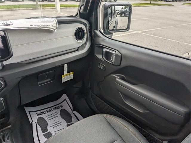new 2025 Jeep Gladiator car, priced at $43,110