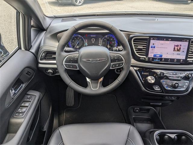 new 2025 Chrysler Pacifica car, priced at $45,725