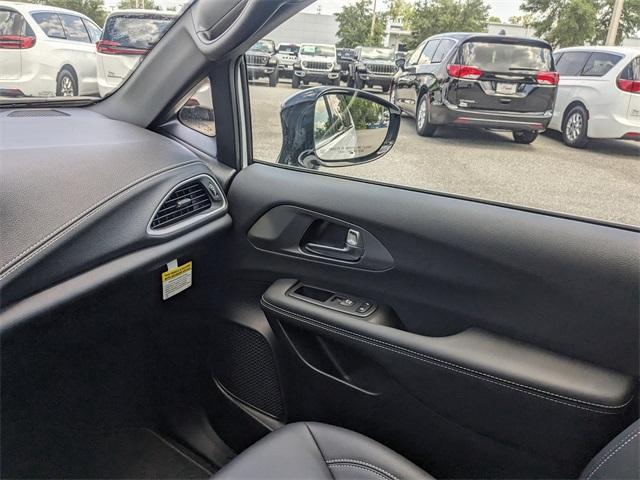 new 2025 Chrysler Pacifica car, priced at $45,725