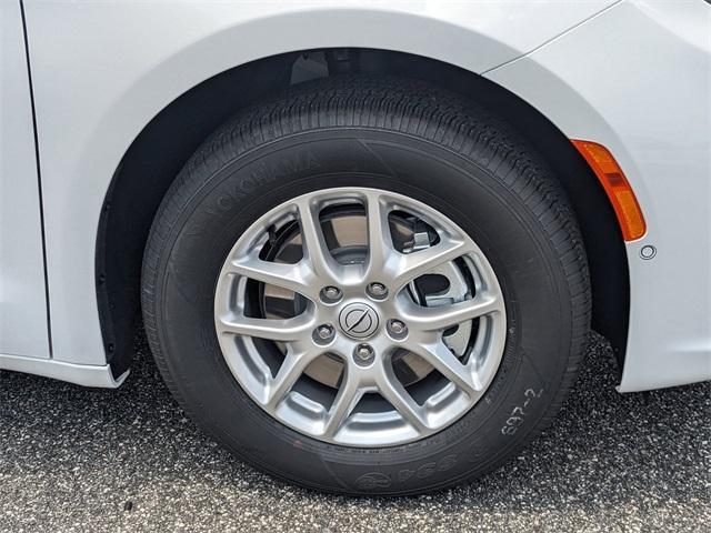 new 2025 Chrysler Pacifica car, priced at $45,725