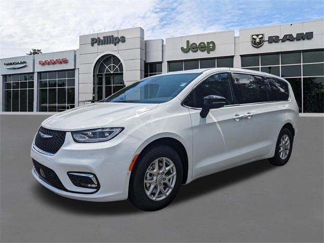 new 2025 Chrysler Pacifica car, priced at $45,725