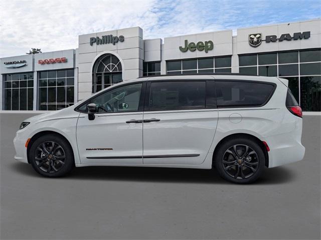 new 2024 Chrysler Pacifica car, priced at $45,695