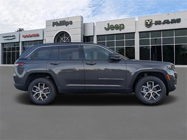 new 2025 Jeep Grand Cherokee car, priced at $44,295