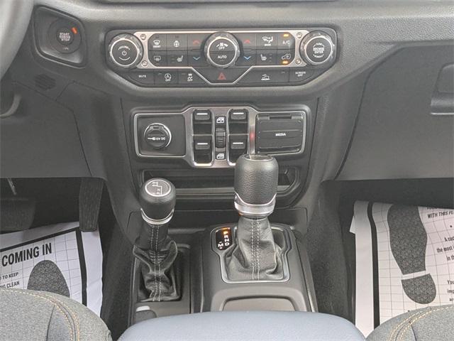 new 2025 Jeep Gladiator car, priced at $48,905