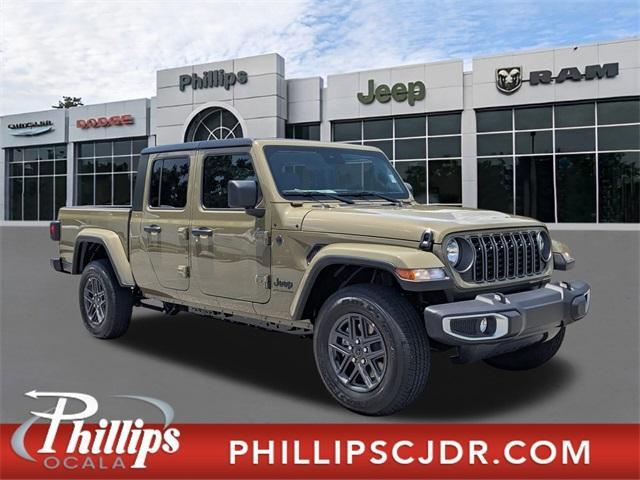 new 2025 Jeep Gladiator car, priced at $43,676