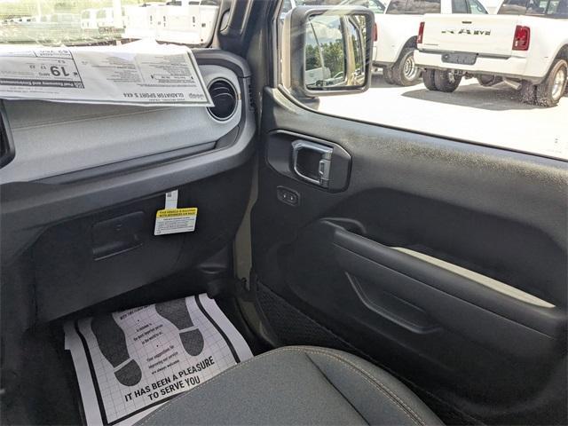 new 2025 Jeep Gladiator car, priced at $48,905