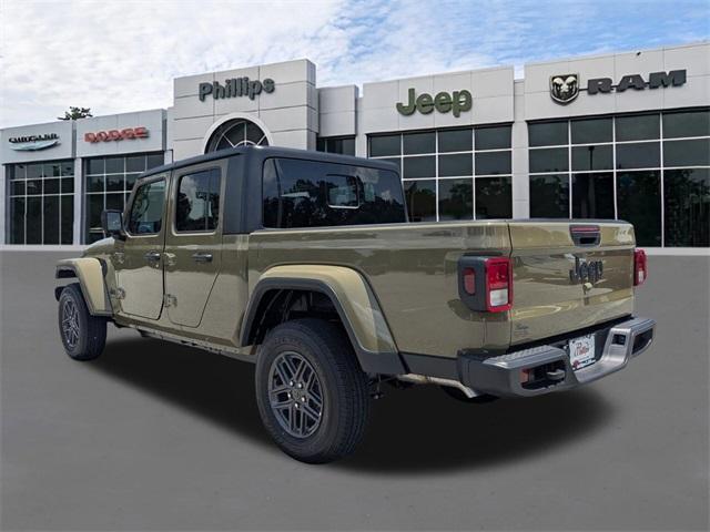 new 2025 Jeep Gladiator car, priced at $43,176