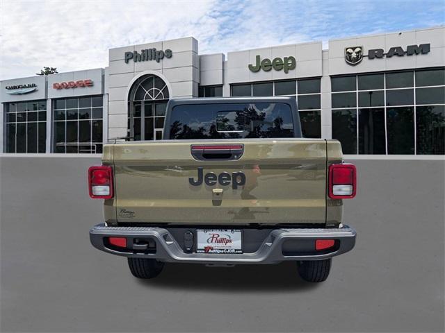 new 2025 Jeep Gladiator car, priced at $43,176