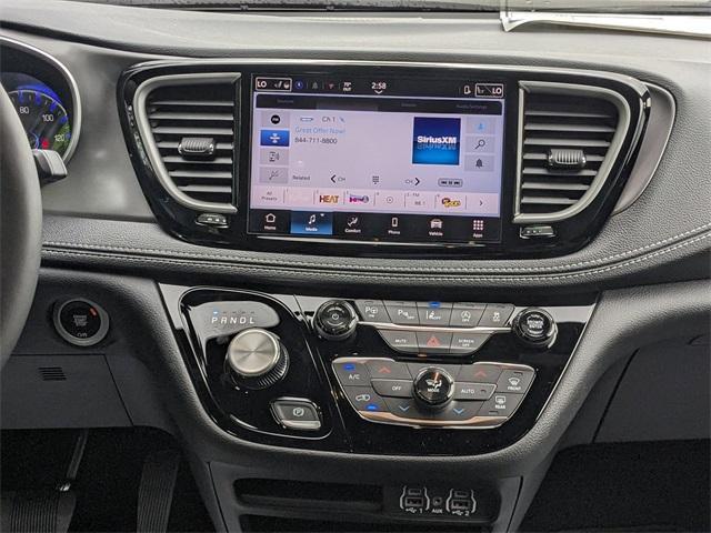 new 2025 Chrysler Pacifica car, priced at $46,220