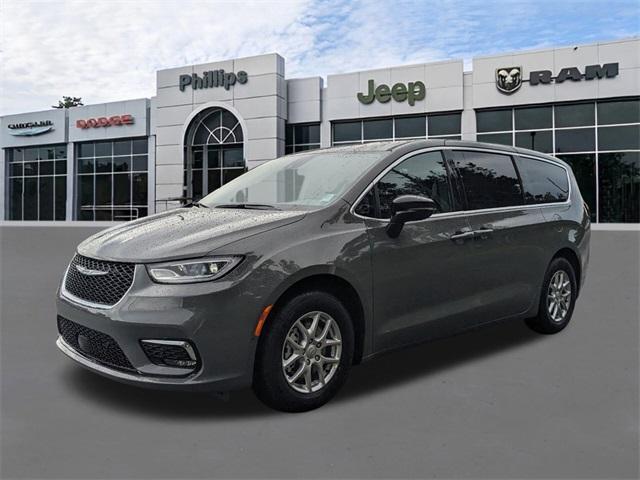 new 2025 Chrysler Pacifica car, priced at $46,220