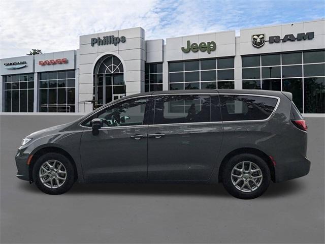new 2025 Chrysler Pacifica car, priced at $46,220