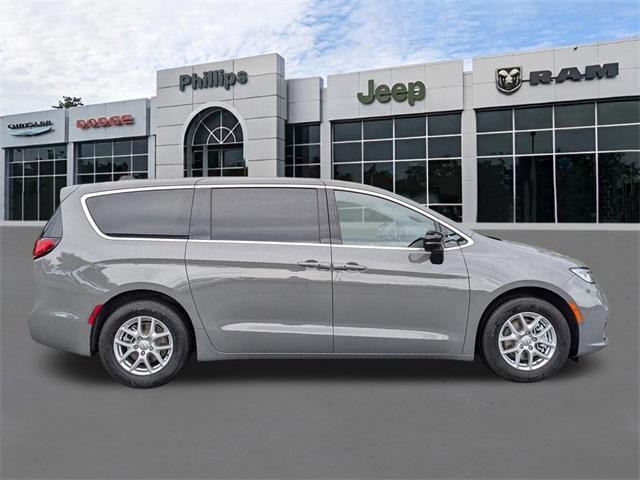 new 2025 Chrysler Pacifica car, priced at $46,220