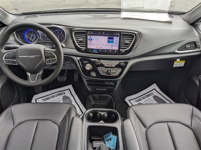 new 2025 Chrysler Pacifica car, priced at $46,220