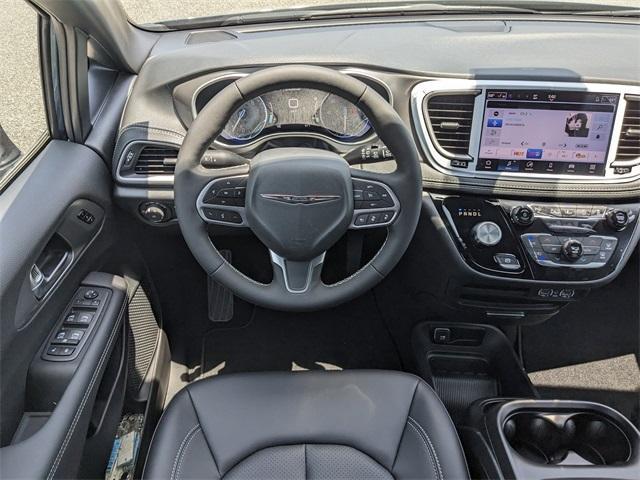 new 2025 Chrysler Pacifica car, priced at $46,220