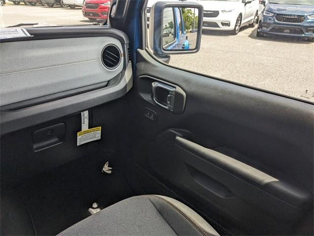 new 2025 Jeep Gladiator car, priced at $46,775