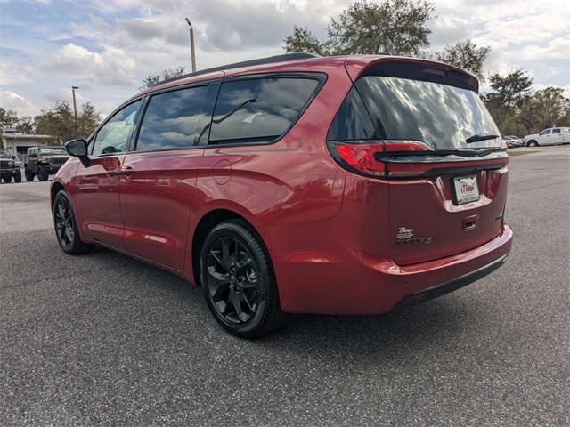 new 2025 Chrysler Pacifica car, priced at $51,760