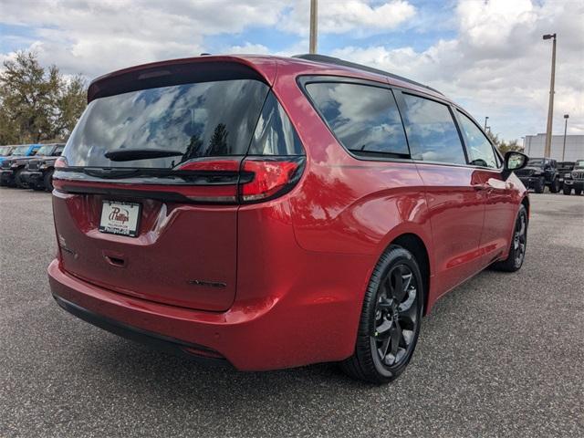 new 2025 Chrysler Pacifica car, priced at $51,760