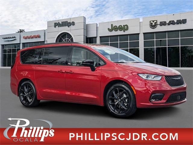 new 2025 Chrysler Pacifica car, priced at $51,760