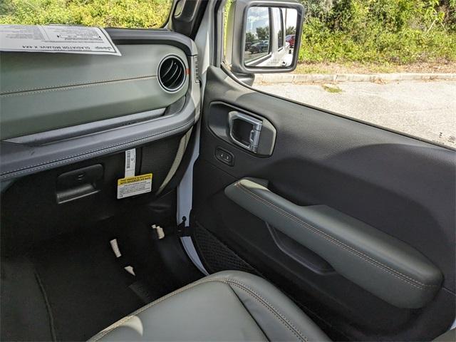 new 2025 Jeep Gladiator car, priced at $64,645