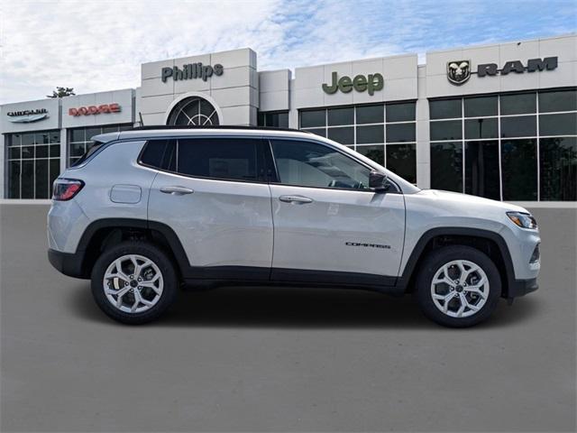 new 2025 Jeep Compass car, priced at $30,360