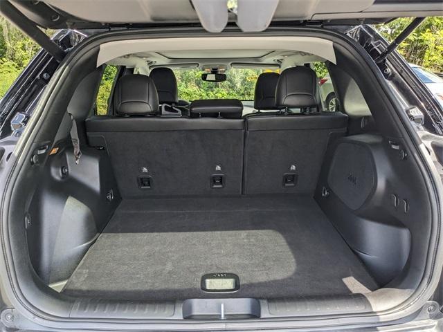 used 2022 Jeep Cherokee car, priced at $22,993