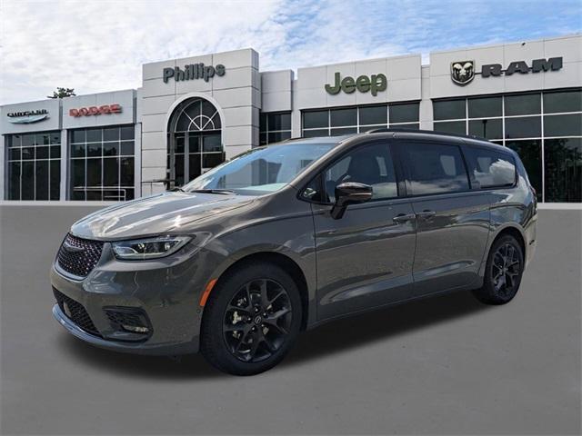 new 2025 Chrysler Pacifica car, priced at $53,340