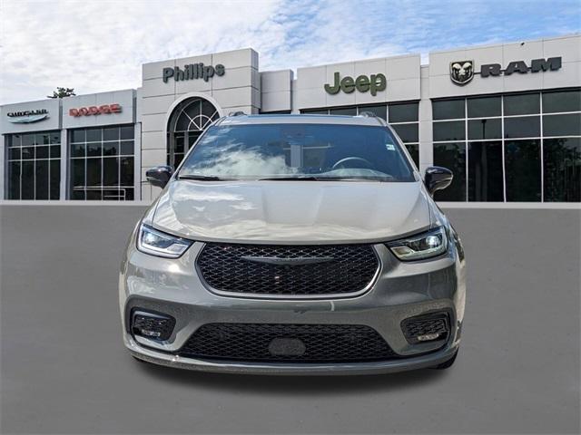 new 2025 Chrysler Pacifica car, priced at $53,340