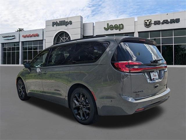 new 2025 Chrysler Pacifica car, priced at $53,340