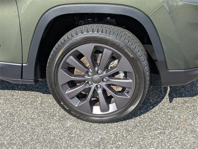 used 2021 Jeep Cherokee car, priced at $23,999