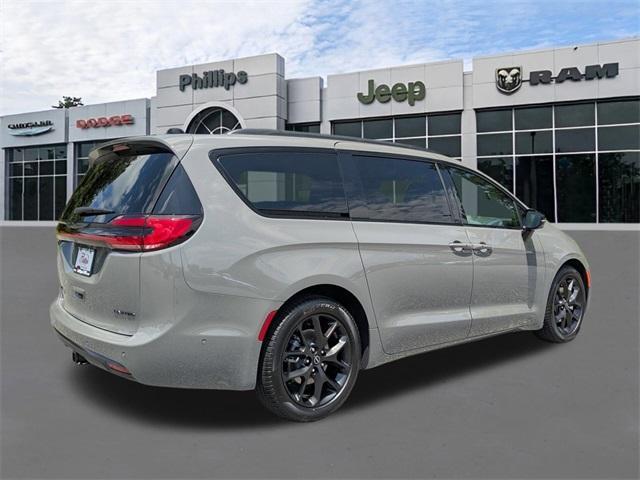new 2025 Chrysler Pacifica car, priced at $54,535