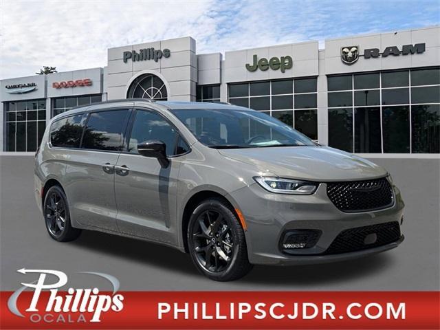 new 2025 Chrysler Pacifica car, priced at $54,535