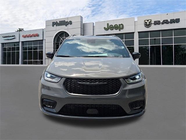 new 2025 Chrysler Pacifica car, priced at $54,535