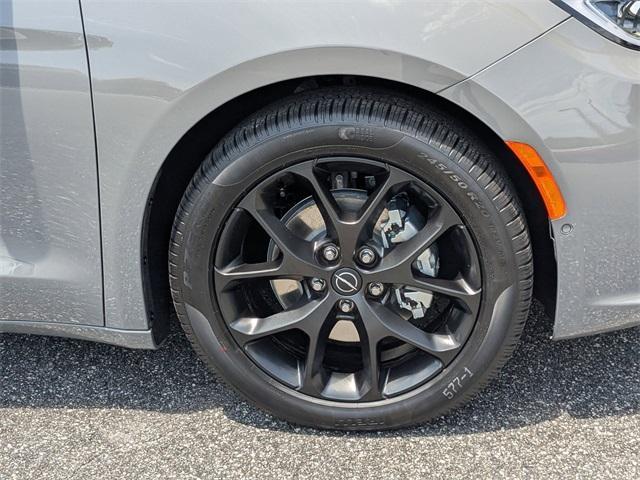 new 2025 Chrysler Pacifica car, priced at $54,535