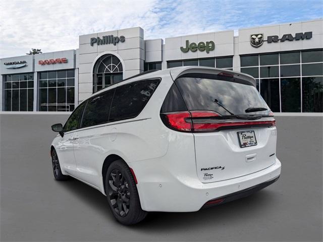 new 2024 Chrysler Pacifica car, priced at $52,165