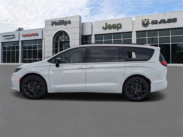 new 2024 Chrysler Pacifica car, priced at $51,165