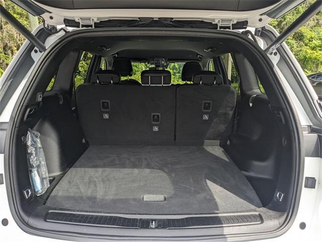 used 2024 Jeep Grand Cherokee car, priced at $33,996